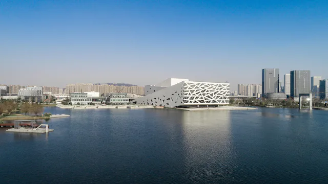 Hangzhou East Lake Opera lores